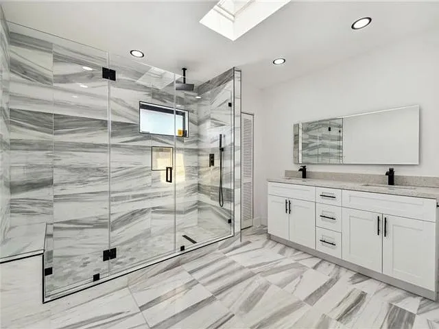 5704 S Travelers Palm Ln — Photo 2