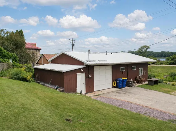 200 Swan STREET, Genoa, WI 54632