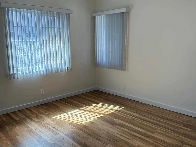 1216 E Glenoaks Blvd #1 — Photo 21