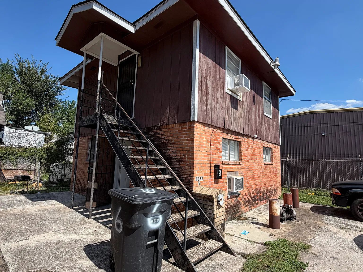 1 bed, 3600 sqft, $799 — Photo 2