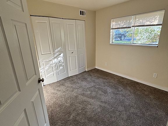 3rd image of 3075 Highland Dr APT B
