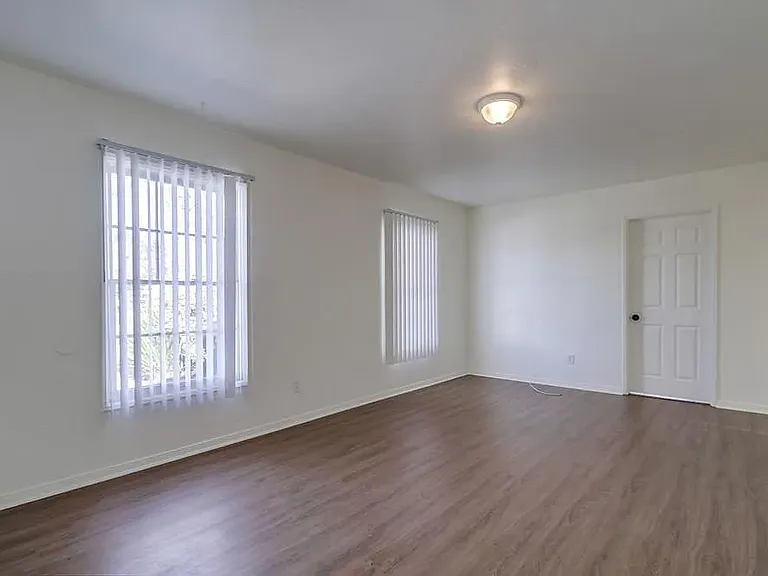 891 Elm Ave — Photo 14
