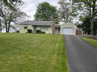 111 Blackthorn Dr, Kittanning, PA 16201