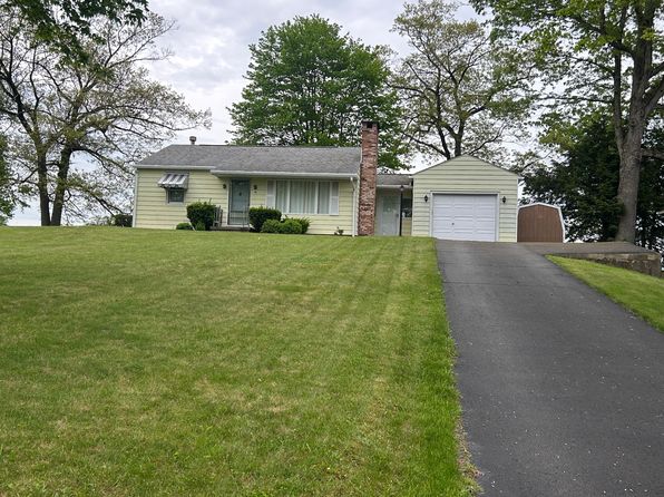 111 Blackthorn Dr