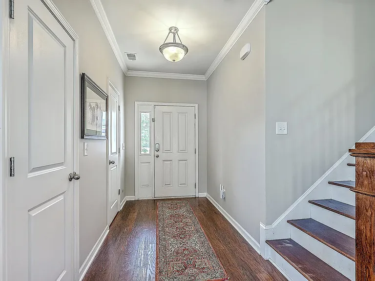 508 Alderly Dr — Photo 3