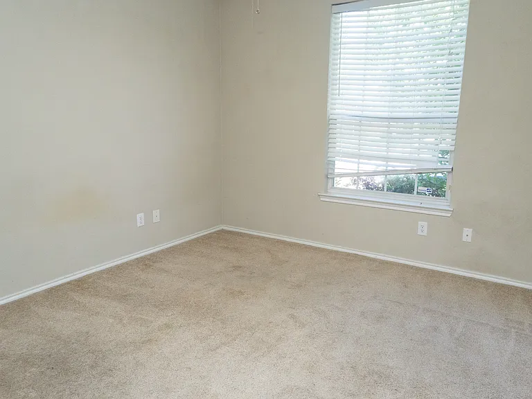 1407 Hazelwood Dr — Photo 14