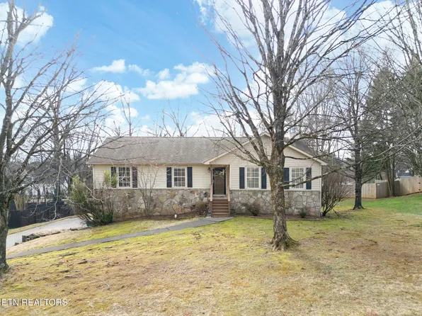 220 Wells Fargo Dr, Knoxville, TN 37934