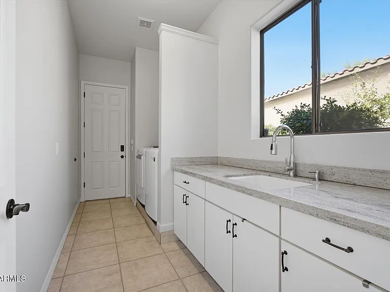 7427 E Evening Glow Dr — Photo 25