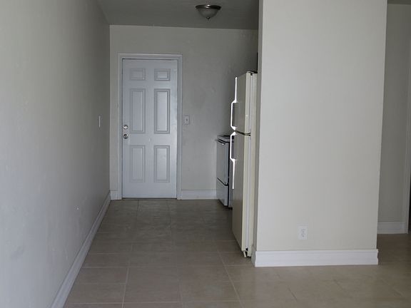 4th image of 613 5th St #4