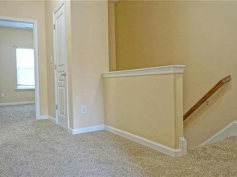 800 Skelton Way — Photo 9