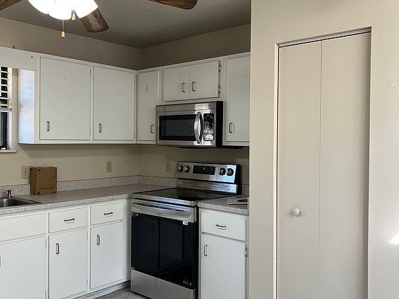 3rd image of 6023 NW 107th Pl