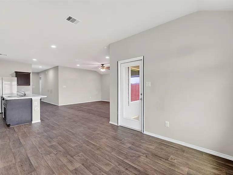 20926 Belmont Village Way — Photo 31