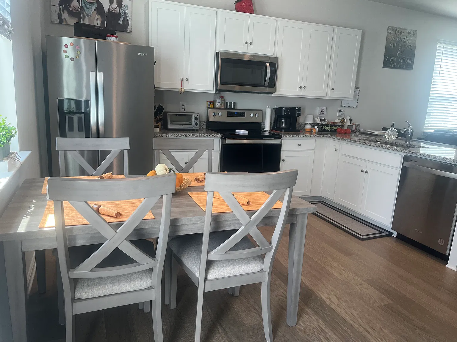 3 bed, 1432 sqft, $2,350 — Photo 4