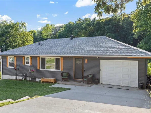 944 McKenzie Ave, Council Bluffs, IA 51503