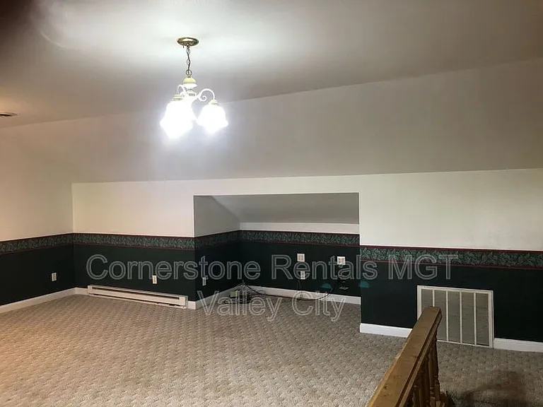 439 4th Ave SW — Photo 24