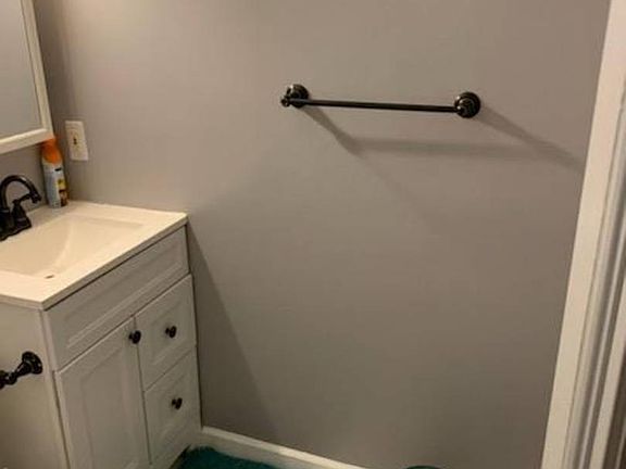 4th image of 24 Poplar St