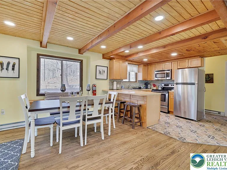 163 Cambridge Ct — Photo 7