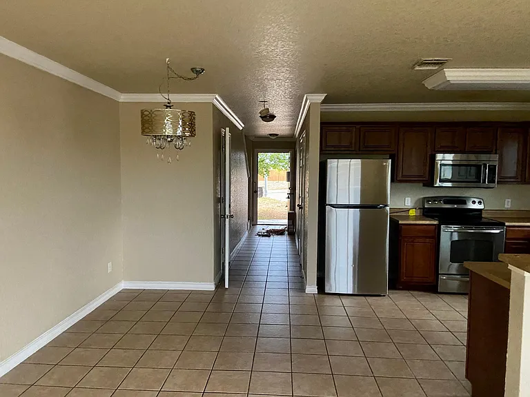 1459 Frio Run — Photo 6
