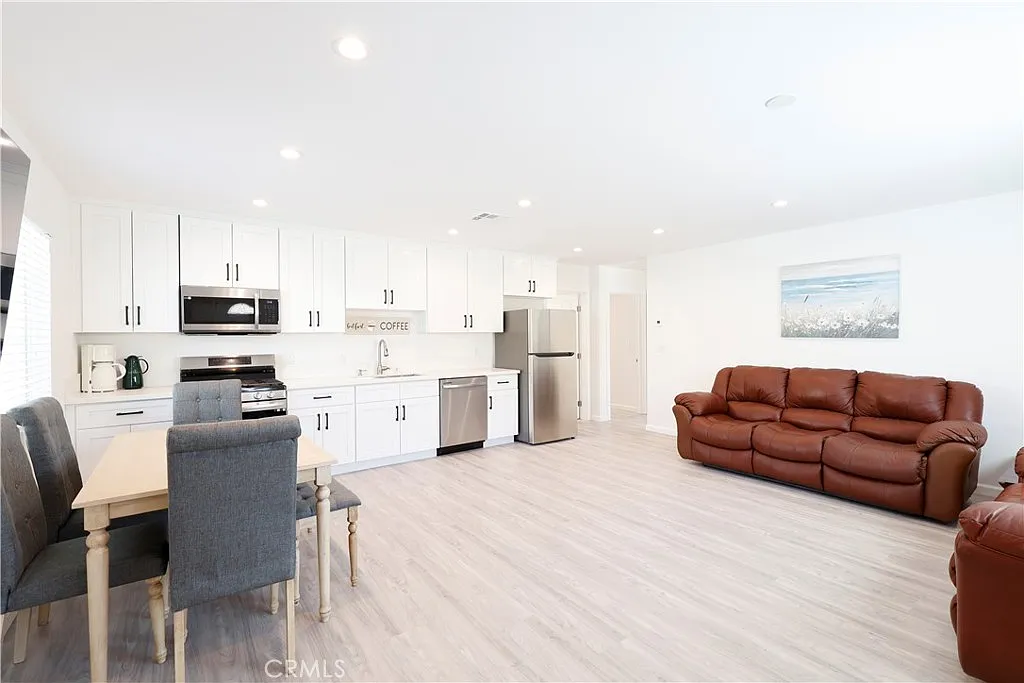 Building Photo - 18623 Bryant St