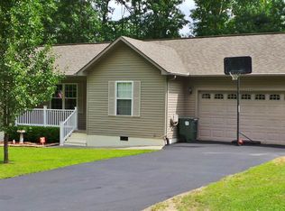 6040 Osage Rd, Crossville, TN 38572