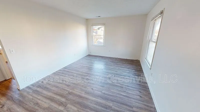 3 bed, 1.5 bath, 1170 sqft, $1,695 — Photo 3