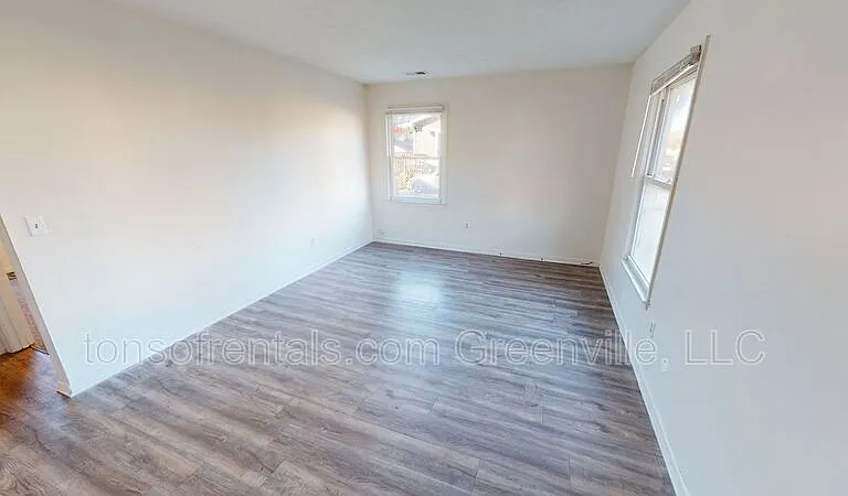 803 Davenport Rd — Photo 3