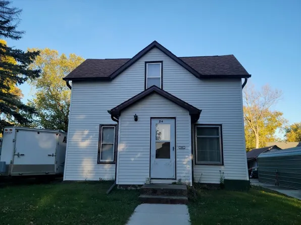 214 N 12th St, Estherville, IA 51334