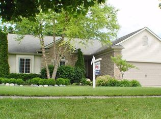 1174 Beechnut Dr, Wixom, MI 48393