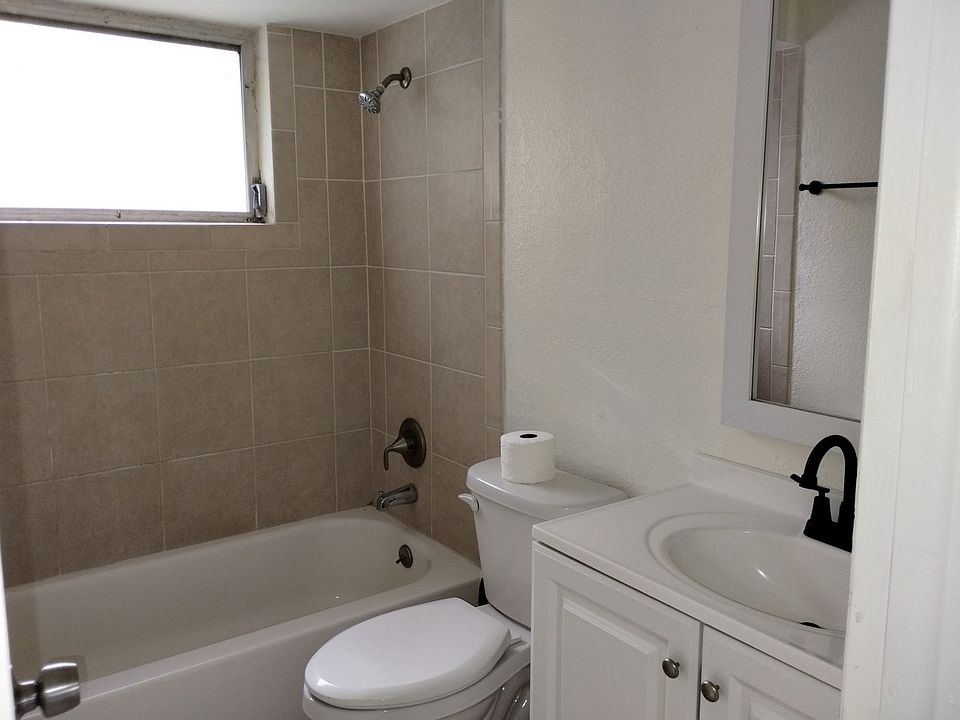 2nd image of 7404 Windsor St