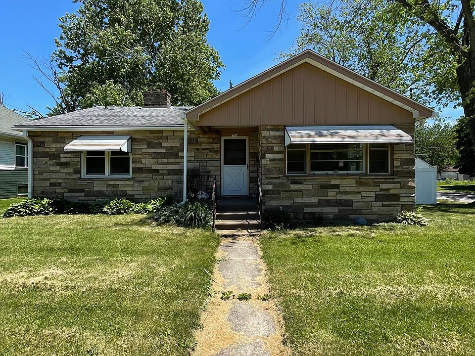 House features great maintenance-free stone exterior.