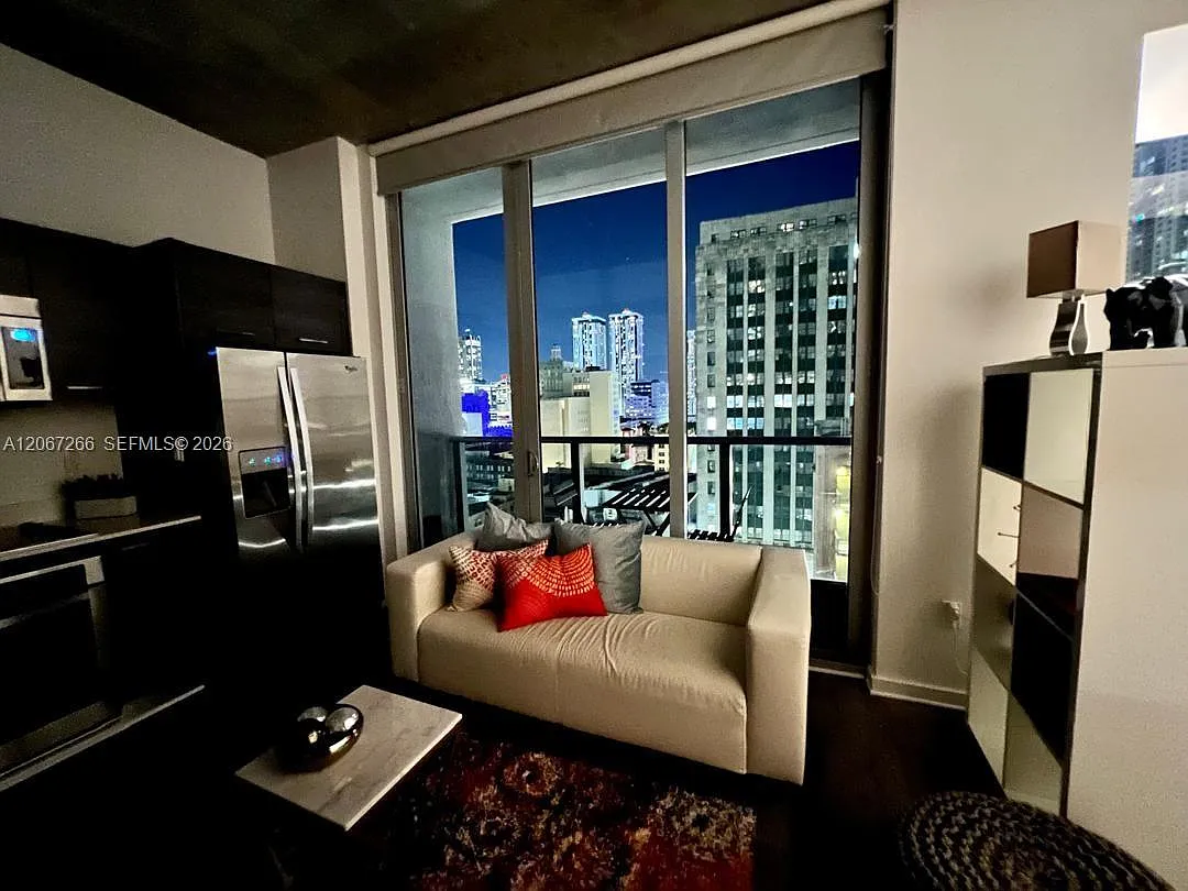 Centro Condo — Photo 2