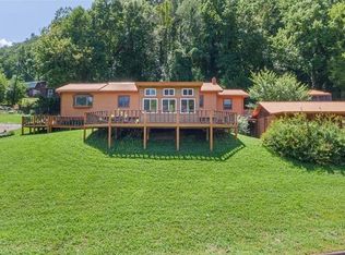 529 NW Us Highway 25, Hot Springs, NC 28743