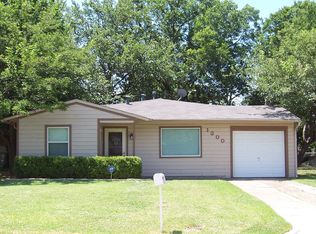 1300 Raines St, Arlington, TX 76010