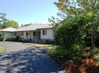 1515 Wedgewood Dr, Hillsborough, CA 94010