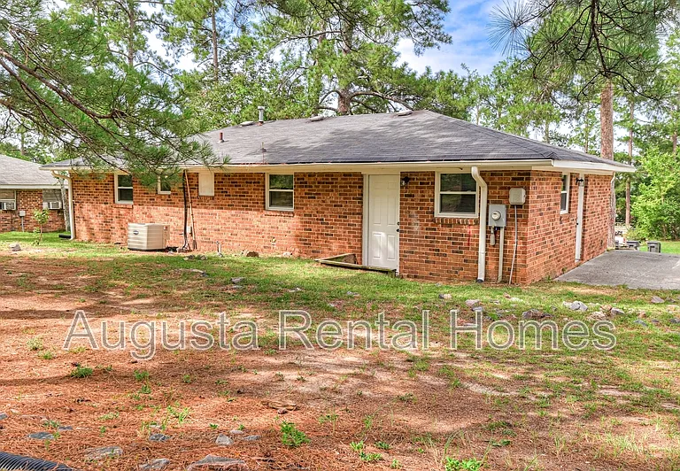 2328 Prague Ct — Photo 30