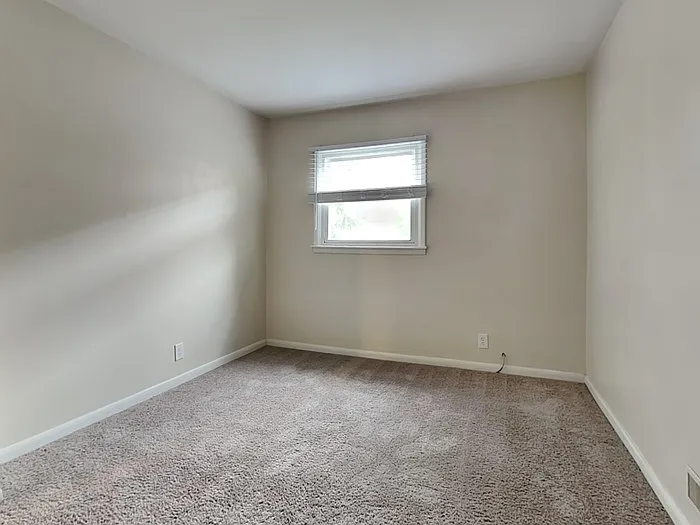11199 Lantern Rd — Photo 16