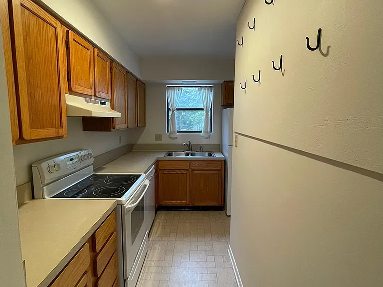 128 Beechwood Dr — Photo 7