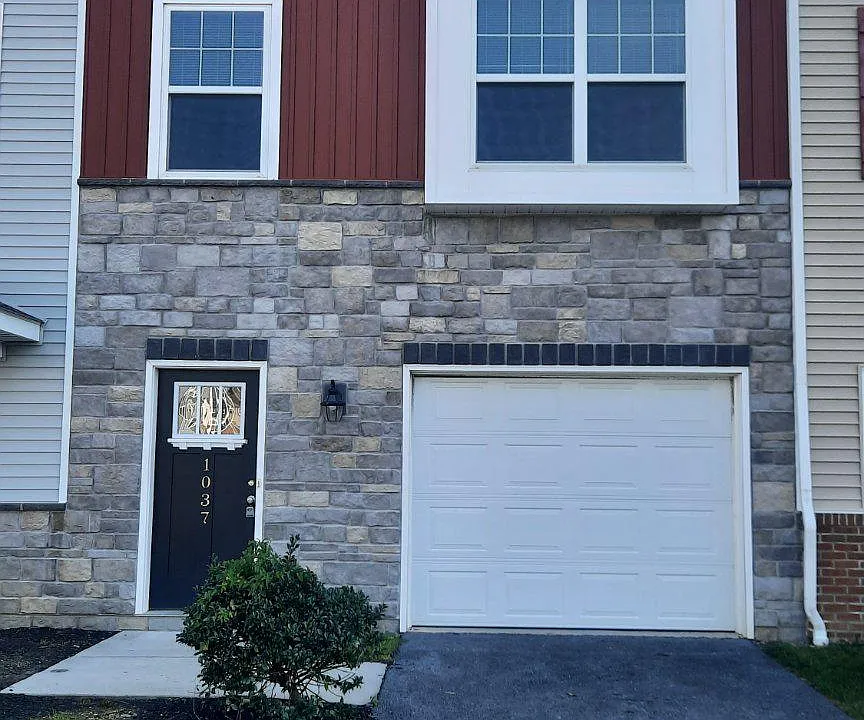 1037 Admirals Quay Dr