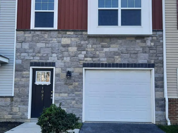1037 Admirals Quay Dr, Mechanicsburg, PA 17050