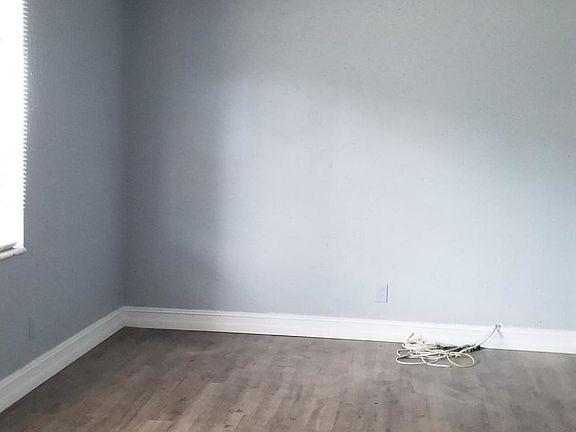3rd image of 5349 Roanoke Blvd