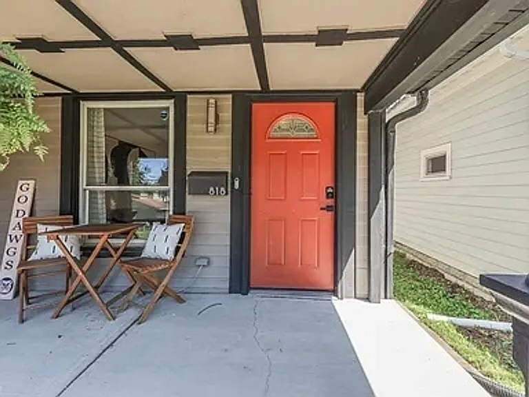 818 Parkway Ave — Photo 2
