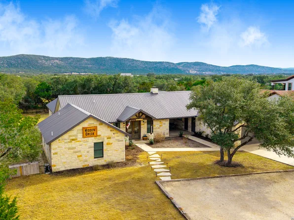 1723 Mountain Valley, ConCan, TX 78838