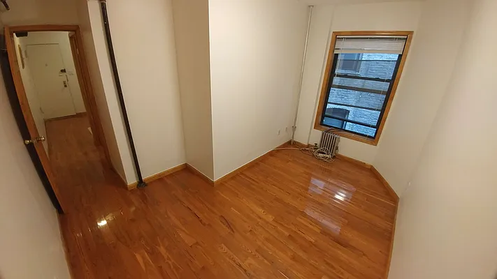 Rented by Downtown Mgt & Realty LLC | media 10