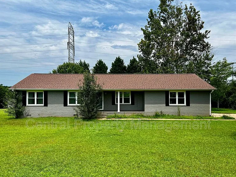 103 Newman Dr — Photo 1