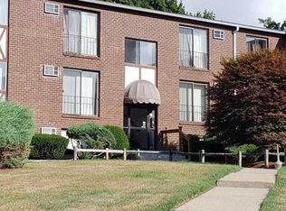 127 King St APT 103, Franklin, MA 02038