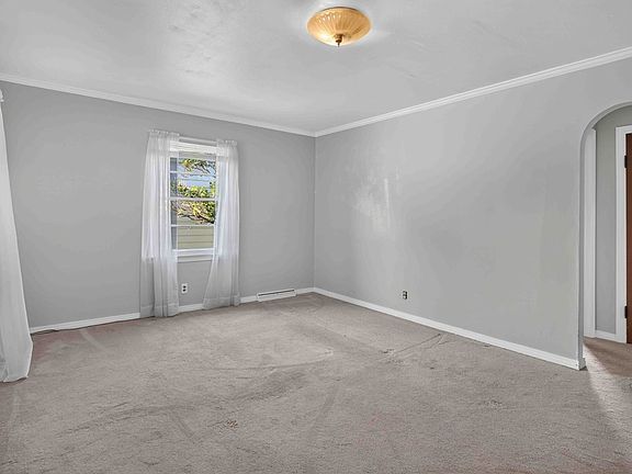3rd image of 118 Walnut St