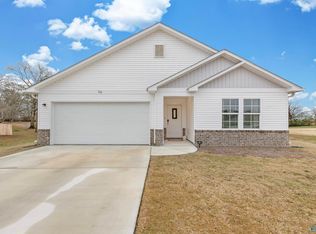 306 Pointer Dr, Albertville, AL 35950