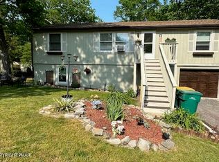 3602 Acorn Cir, East Stroudsburg, PA 18302
