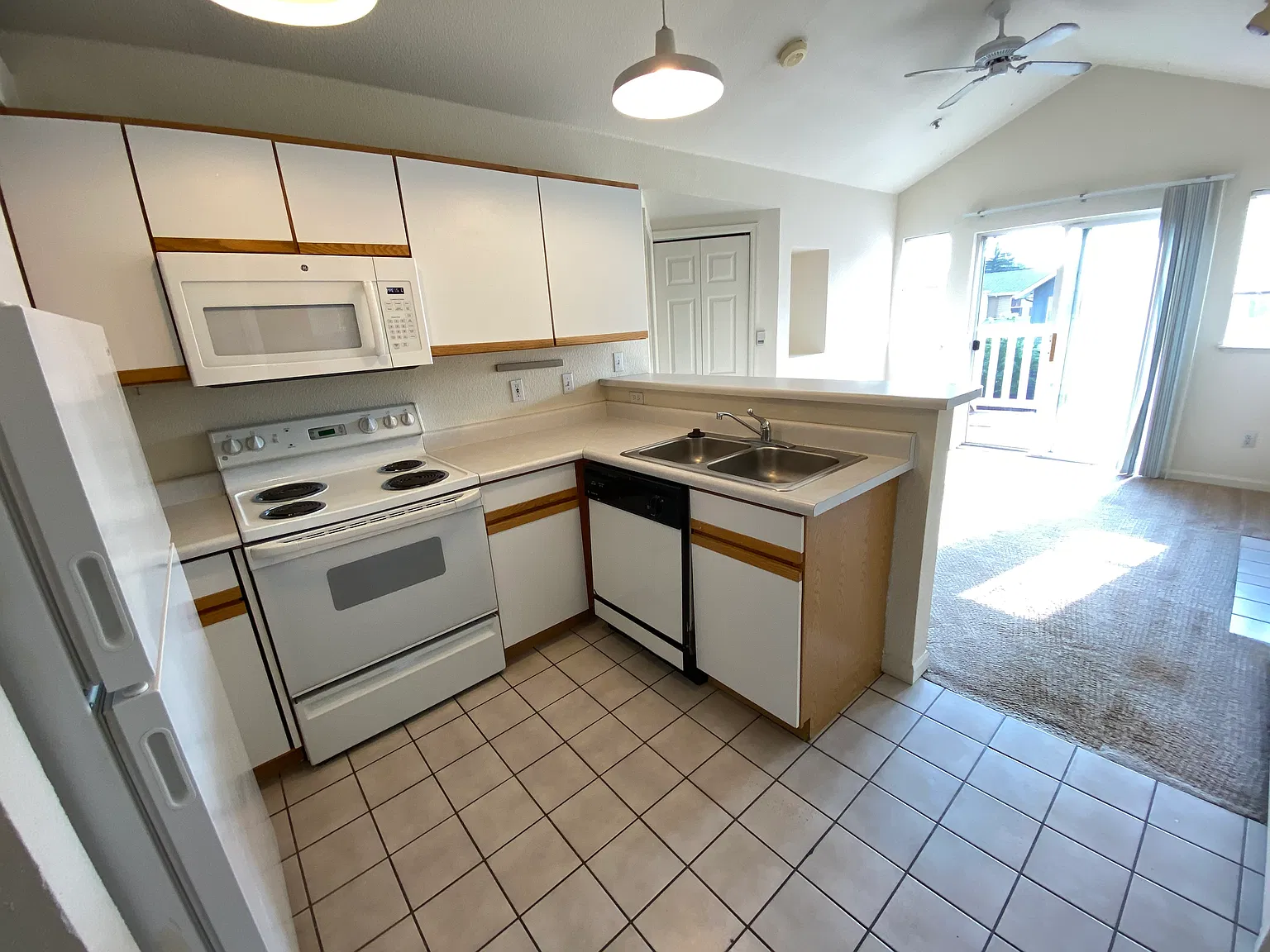 2 bed, 500 sqft, $2,750 — Photo 2