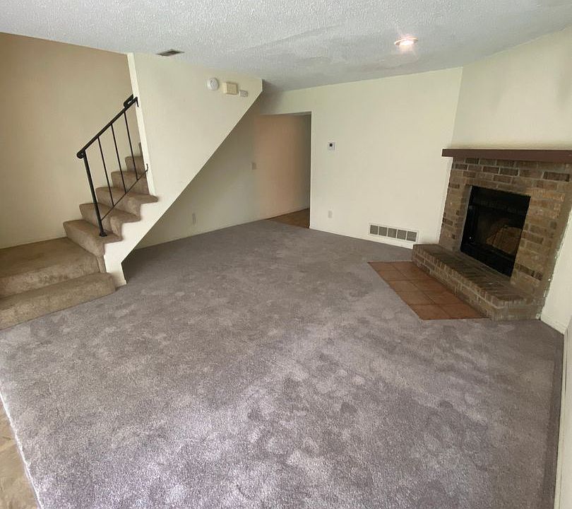 1st image of 111 SW Oxford Pl #10252743